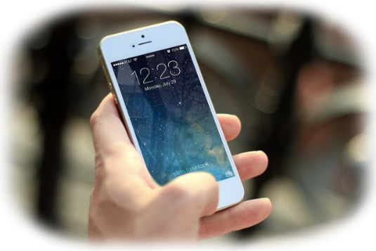 Auf dem Handy alles im Blick Foto Handy